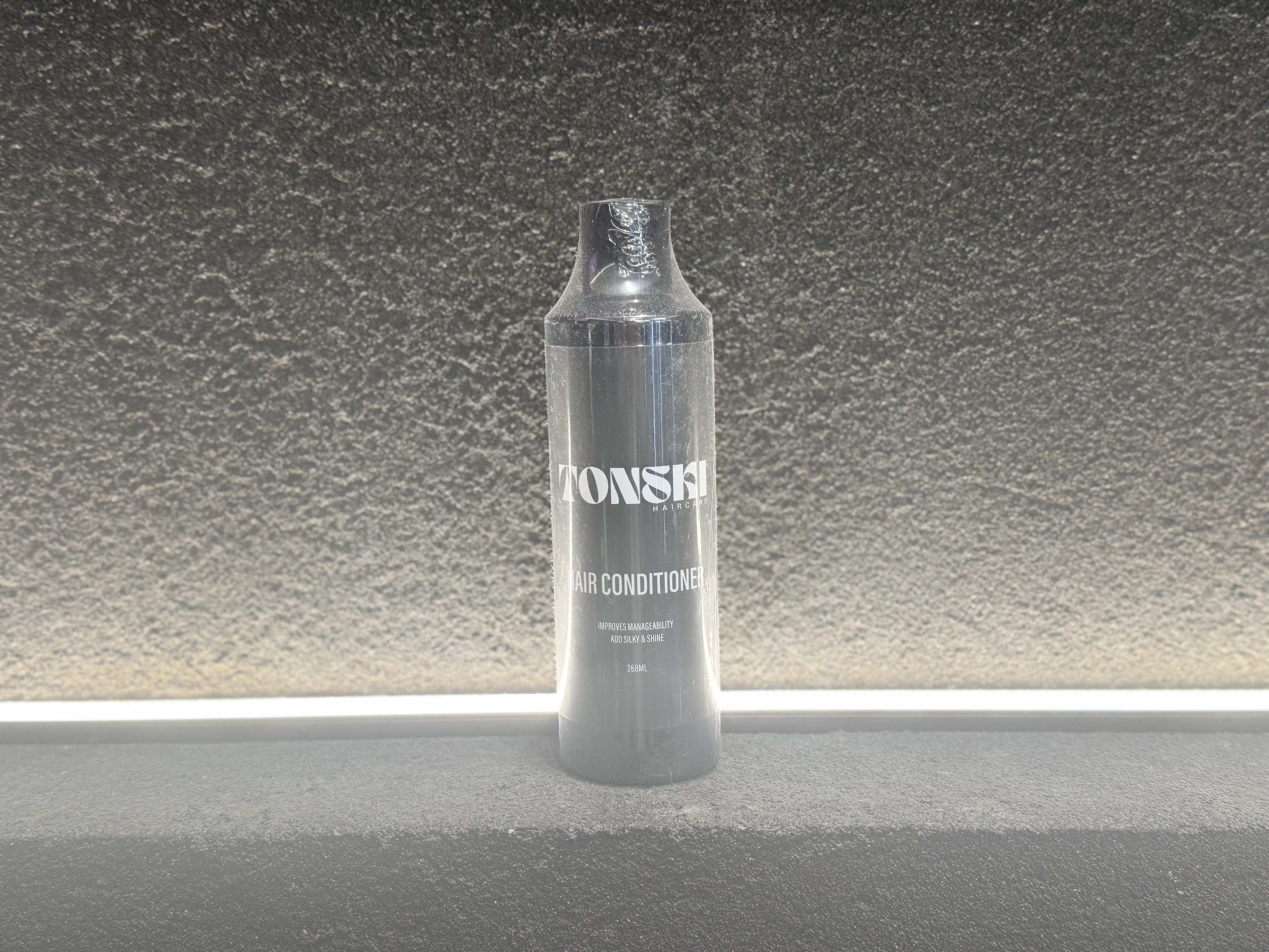 Tonski Hair Conditioner bottle