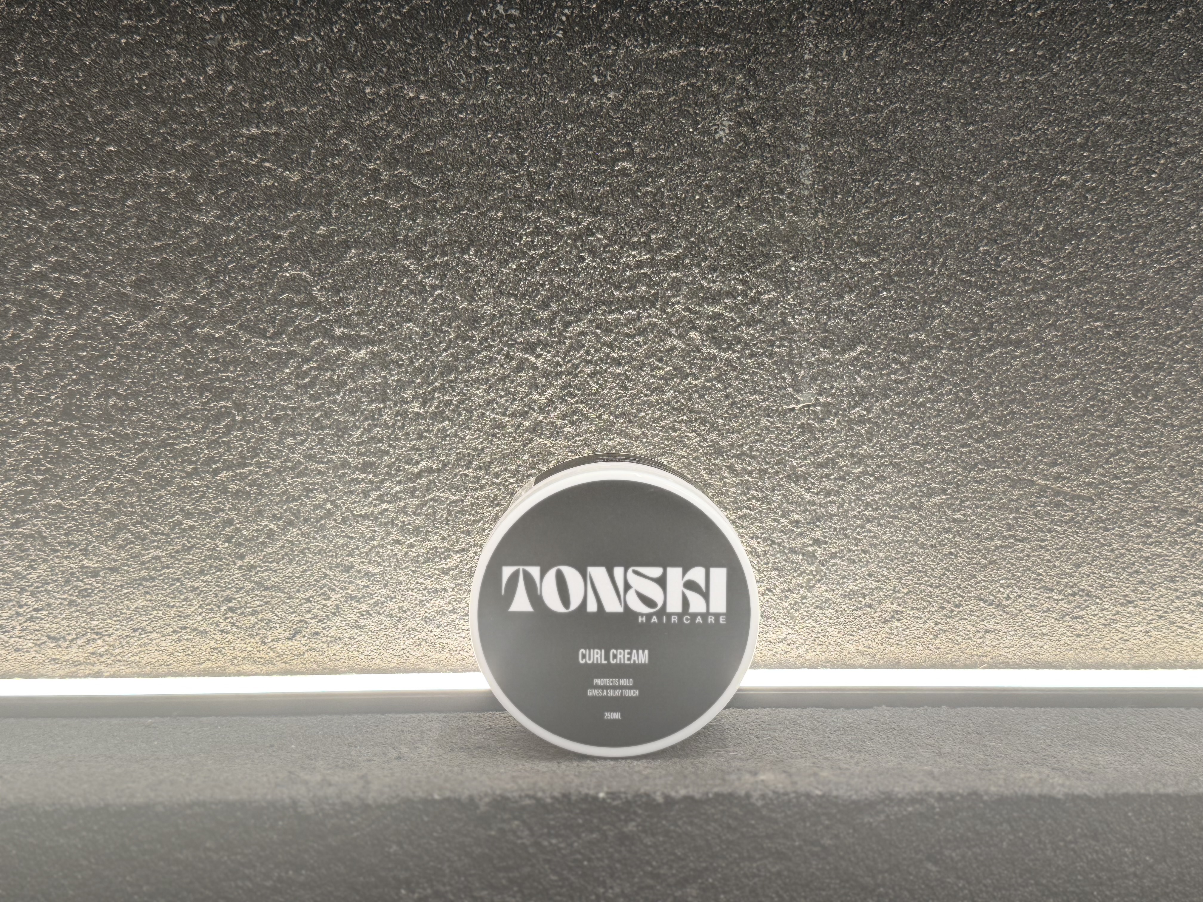 Tonski Curl Cream tin